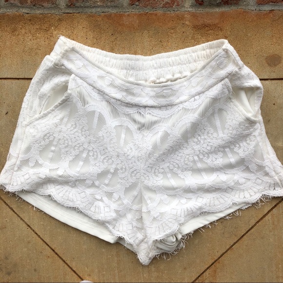 Alya Pants - Alya white lace flat front shorts size medium